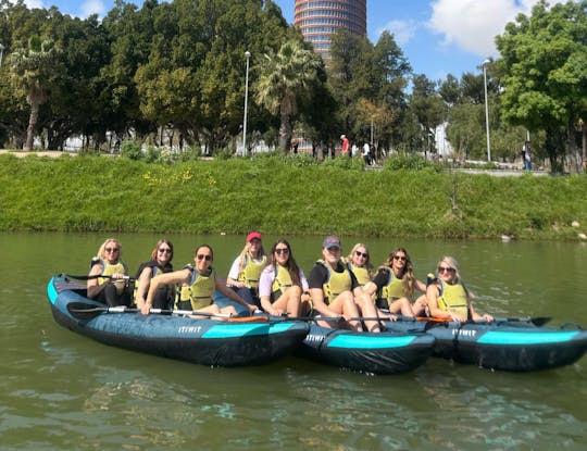 Passeio de caiaque no icônico Rio Guadalquivir de Sevilha