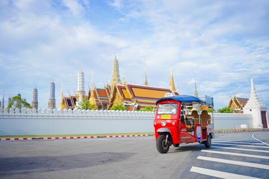 4-hour eco-friendly electric tuk tuk self-guided tour in Bangkok