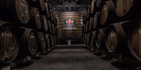 Pacote Experiência de Vinho com Visita à Adega e Degustação na Taylor's