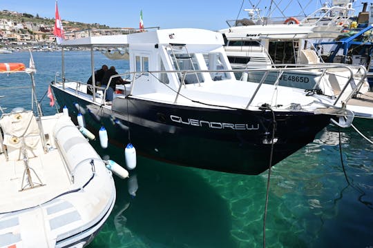 Bootstour und Schnorcheln rund um die Zyklopeninseln