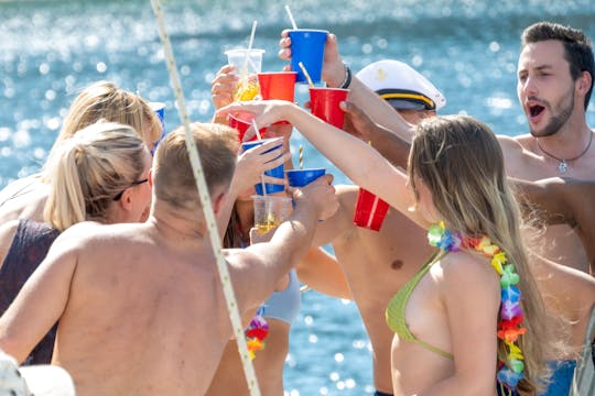 Kvällsfest med Kapten Krok på partybåt