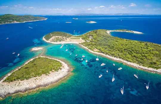 Escursione in barca alla Laguna Blu e a Trogir da Spalato