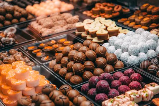 Zurich chocolate hunting tour with a local