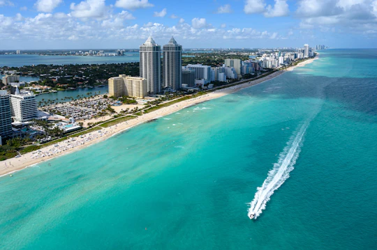 Helicopter tour from Fort Lauderdale to Miami Beach