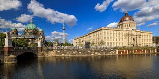 Historic Berlin Guided Walking Tour with Museum Island Pass