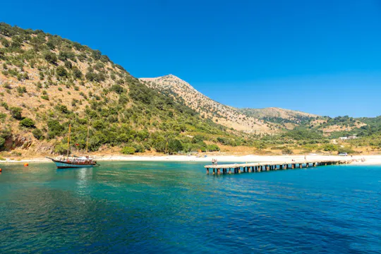 Excursion en bateau à Saranda vers des grottes et des plages cachées avec plongée en apnée