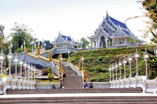 Sites & Bites: Markets, temples and milk tea in Krabi