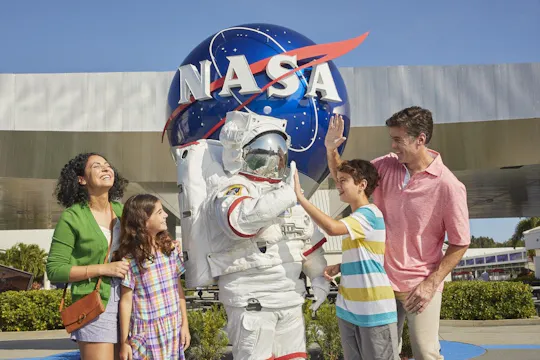 Entree tot het Kennedy Space Center voor volwassenen tegen het kindertarief, inclusief extra’s