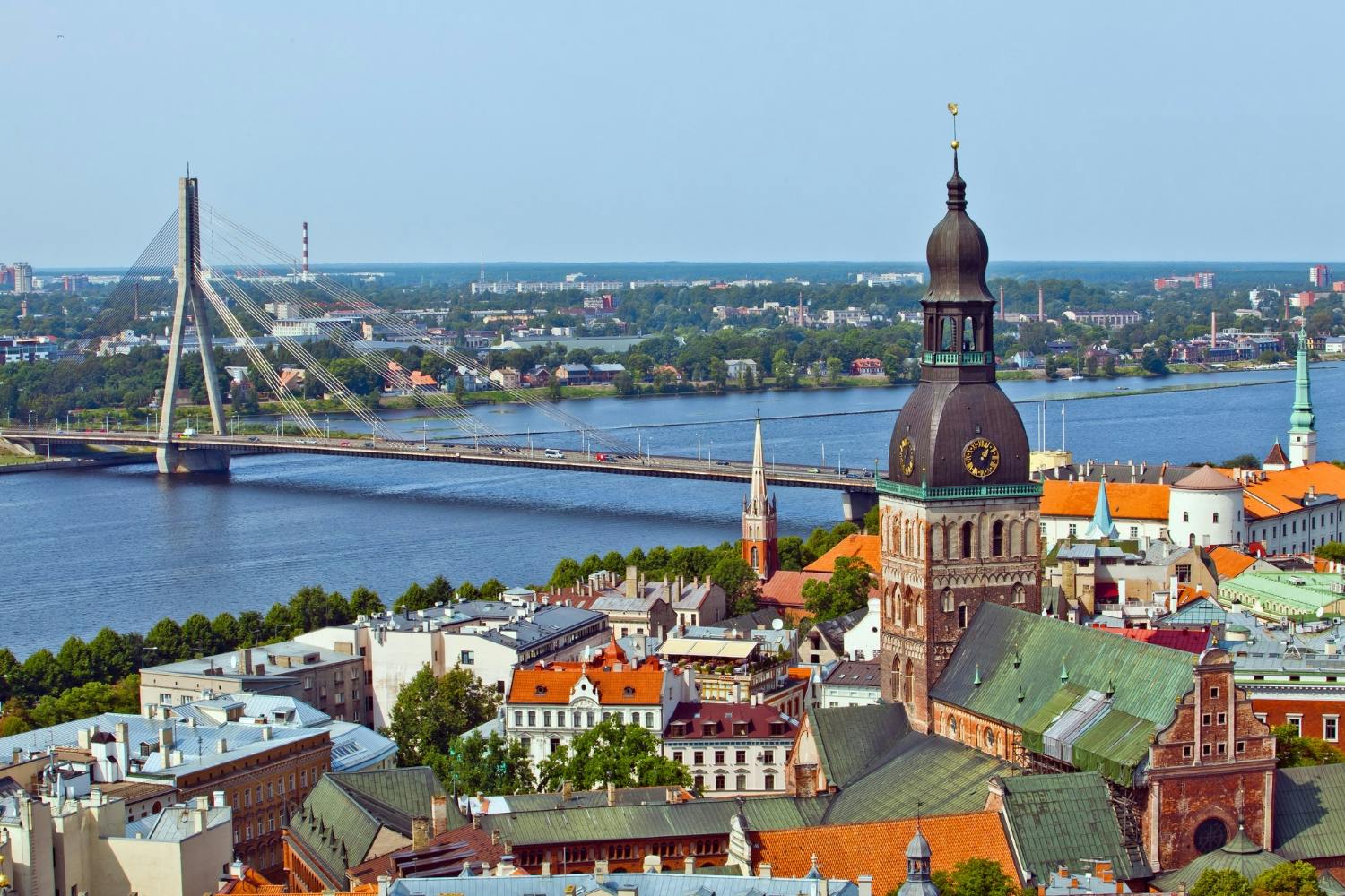 Introductory walking tour of Riga with a local guide