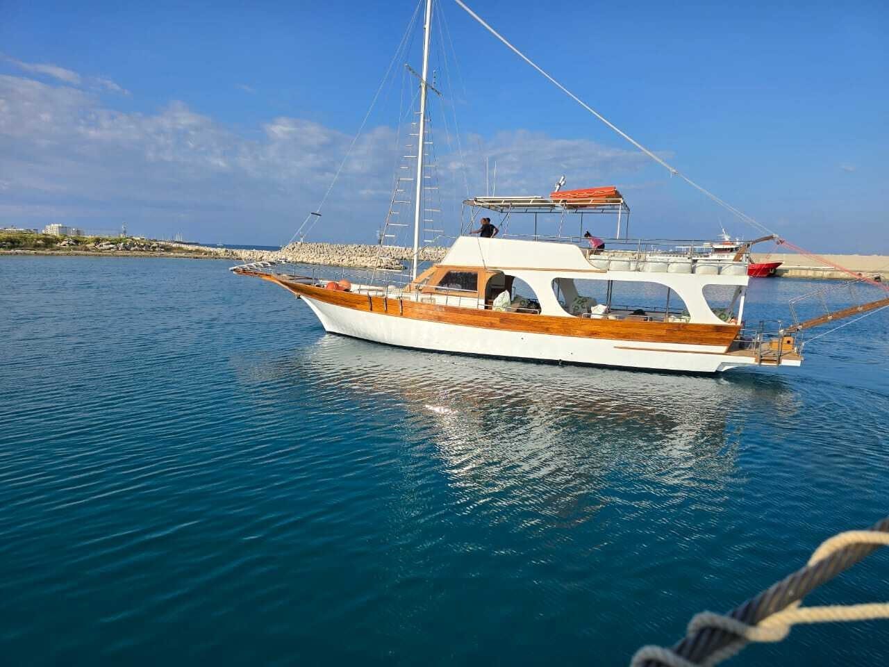Calypso Boat Cruise from St. Paul's Bay