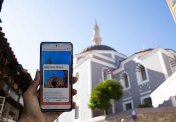 Zaginiony Kolos z Rodos: gra w podchody śladami mitów w Lindos i czas wolny