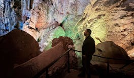 Visita guiada às Grutas de Canelobre e ao Museu de Música Étnica de Busot saindo de Alicante