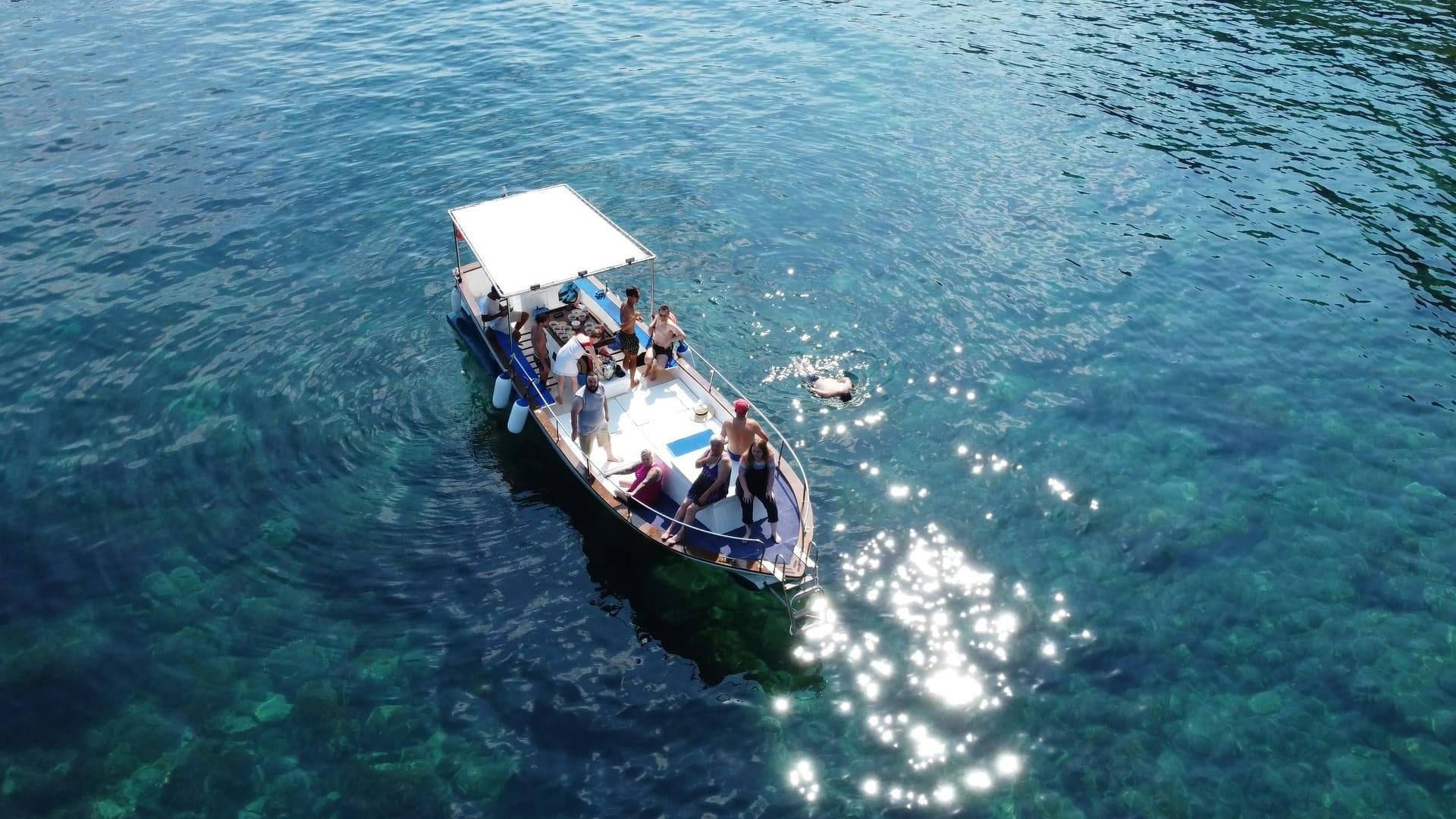 Cruise Taormina Bay in Sicily with an aperitif