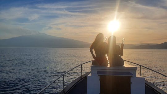 Rejs o zachodzie słońca po zatoce Taormina z aperitifem