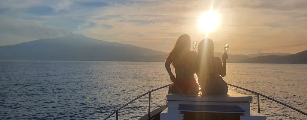 Taormina Bay sunset cruise with aperitif