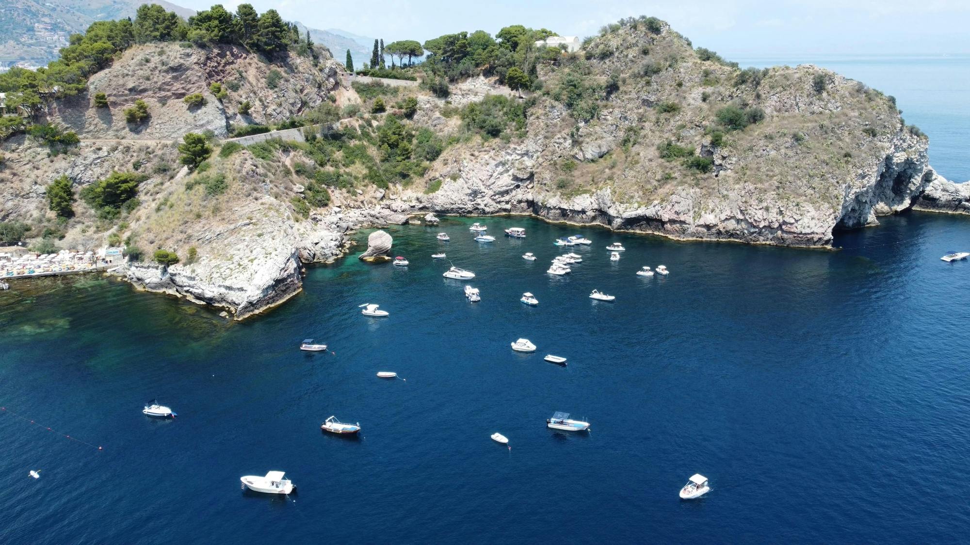 Taormina Bay cruise with wine and liqueur-tasting in Sicily