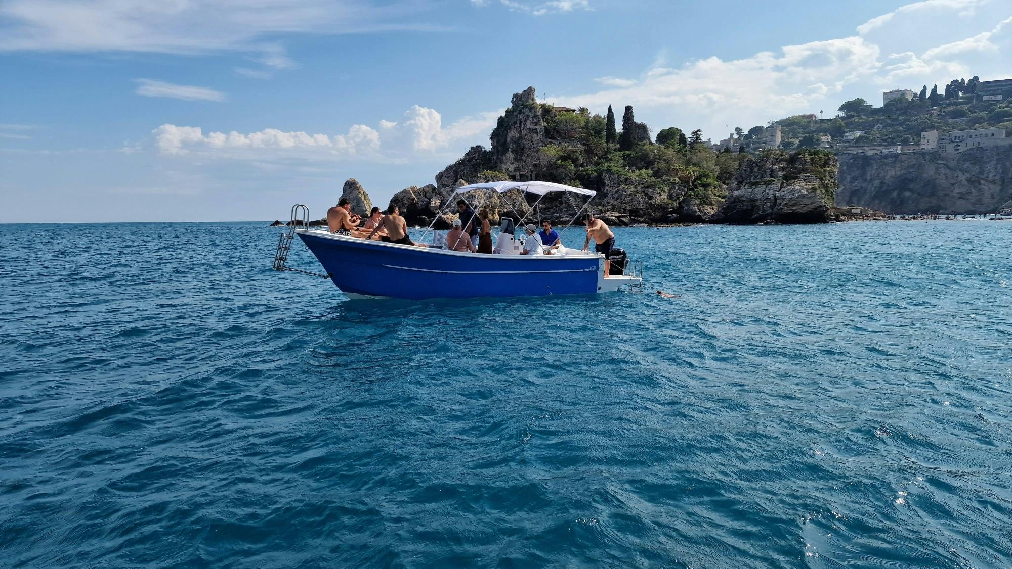 Taormina Bay cruise with wine and liqueur-tasting in Sicily
