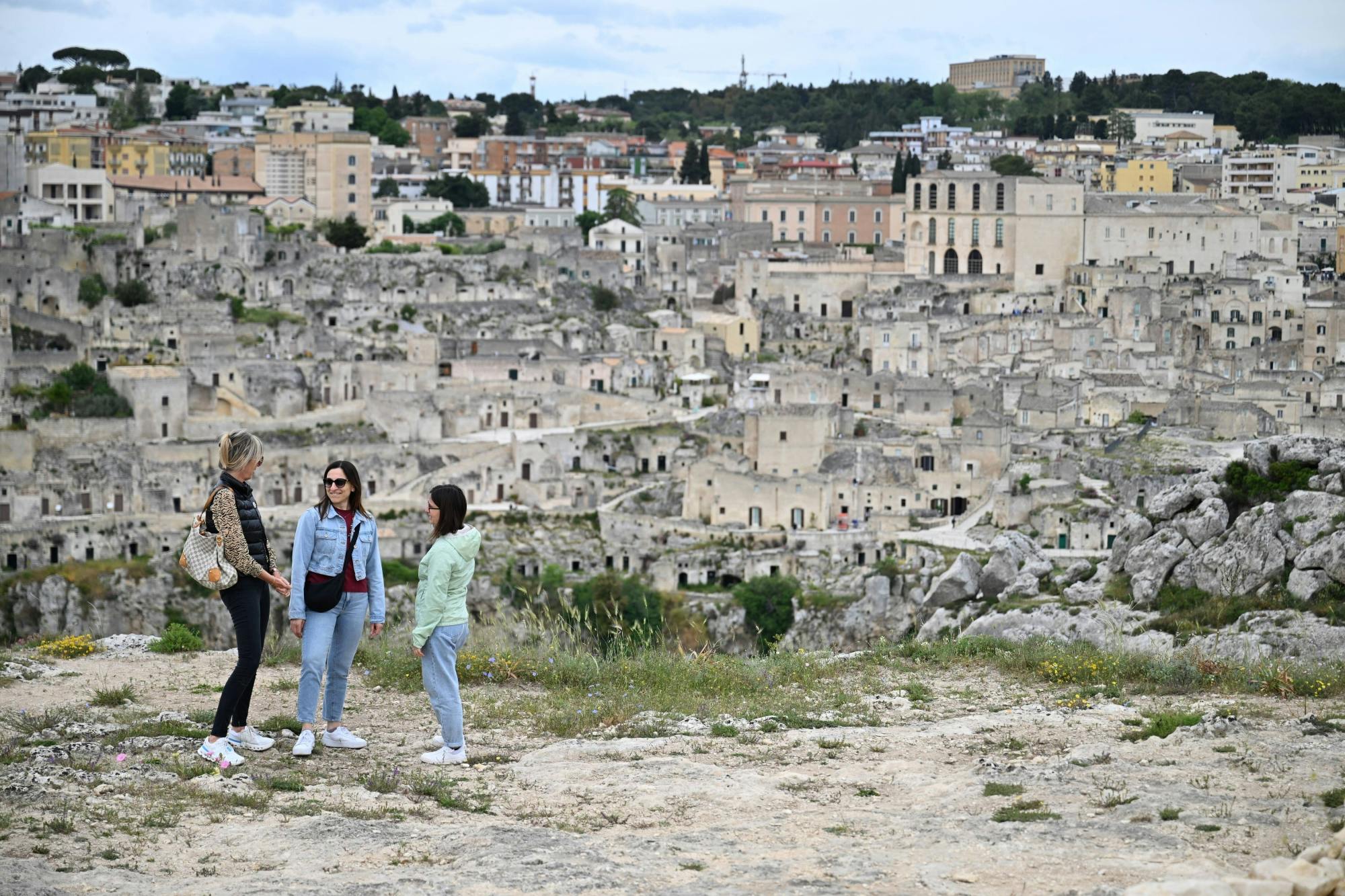 Matera tour with cave homes and local food tasting