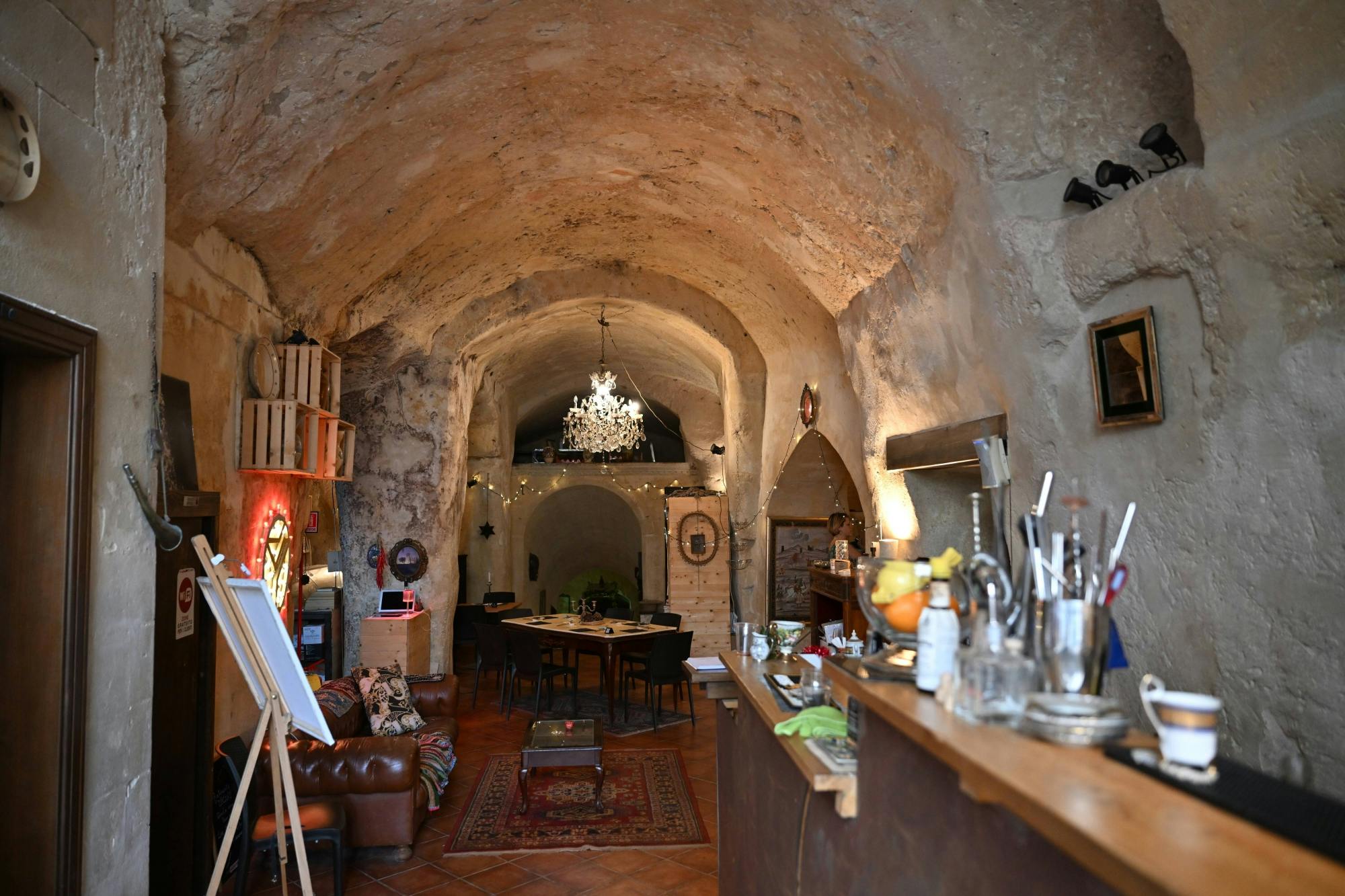 Matera tour with cave homes and local food tasting