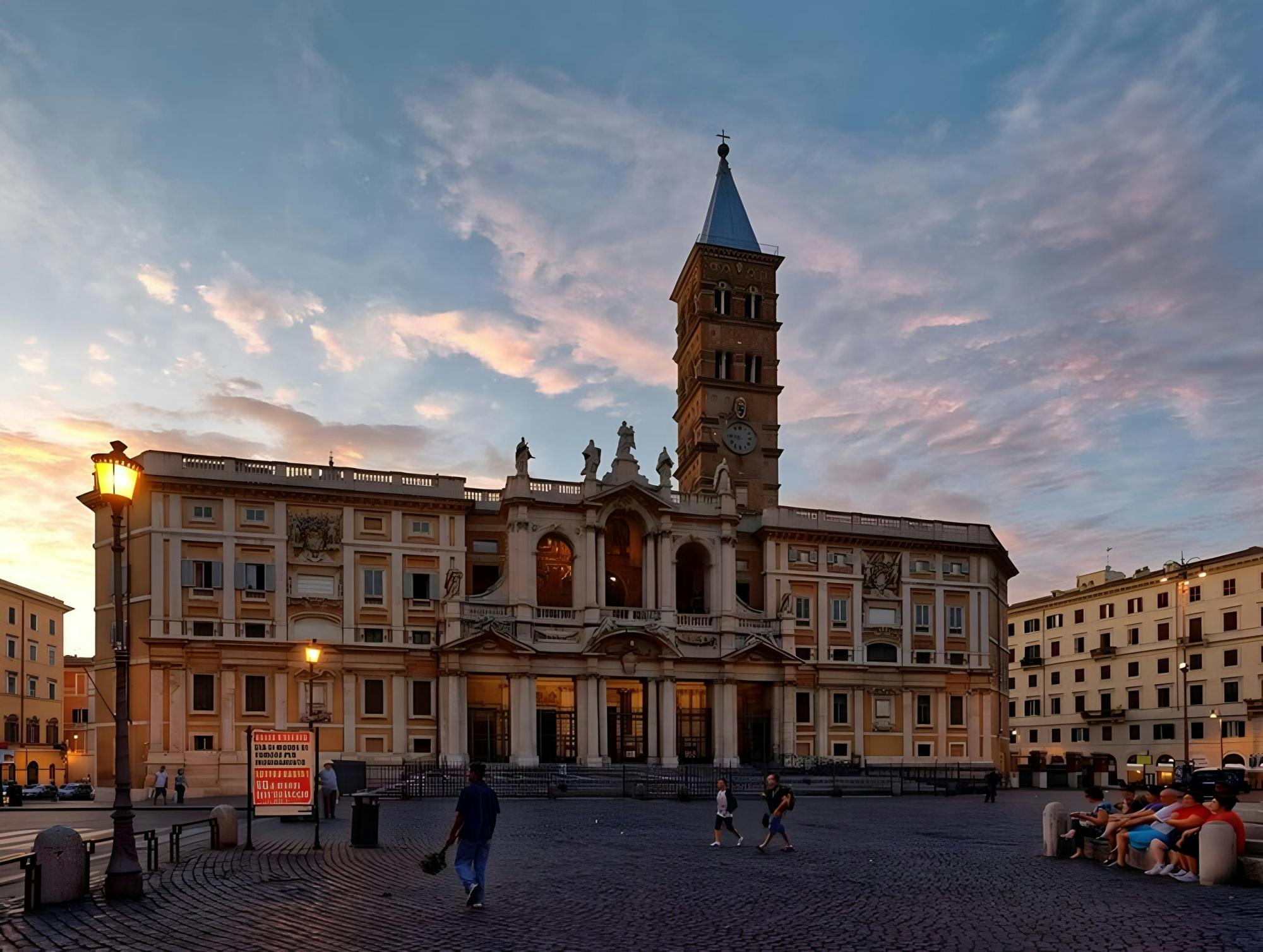 Santa Maria Maggiore and Liberian Museum small group tour