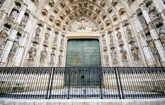 Visita guiada em grupo pequeno à Catedral de Sevilha e à Giralda