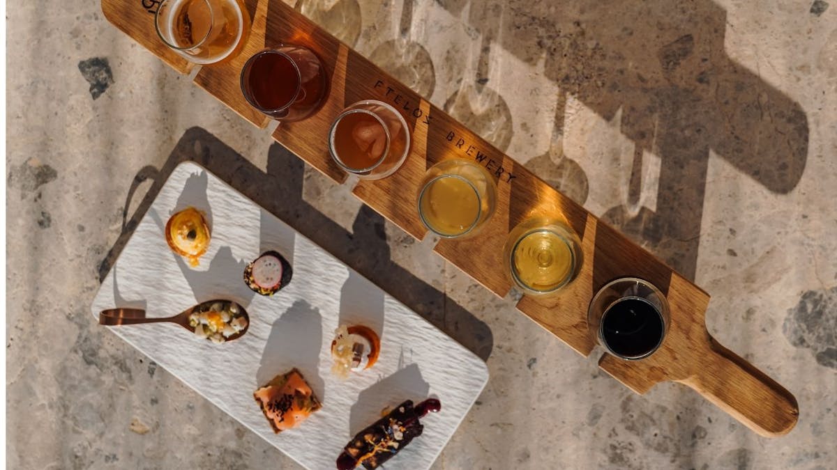 Ftelos brouwerij privé bierproeverij in Santorini