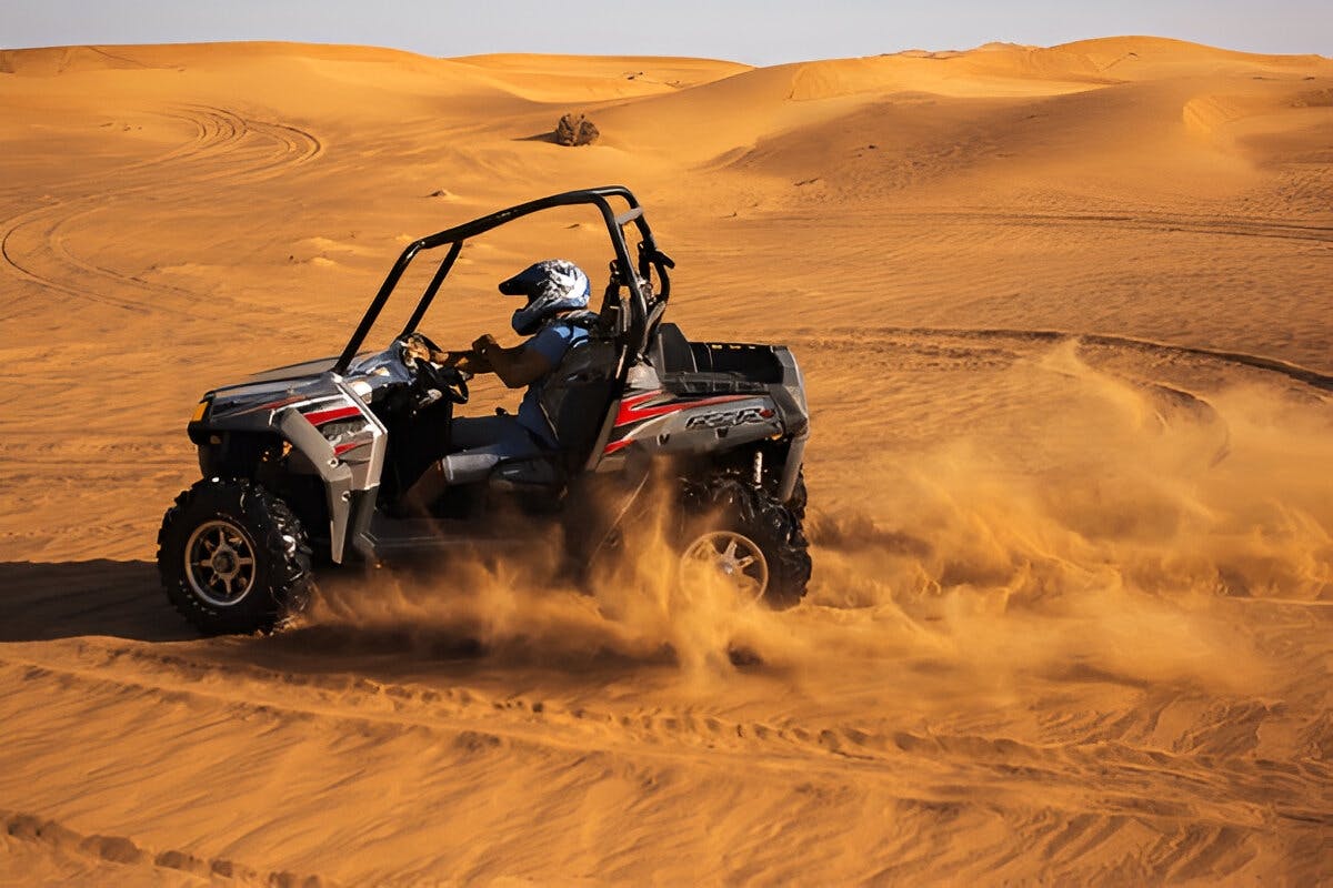Buggy-avontuur bij zonsondergang met barbecue-diner