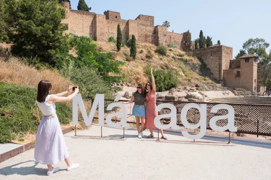 Sites & Bites: Malaga city tour with tapa and wine