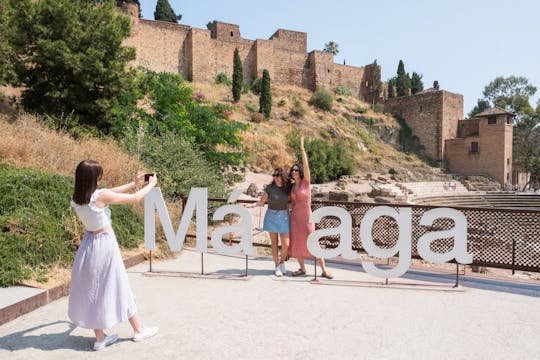 Siti e morsi: Tour della città di Malaga, tapas e noci caramellate