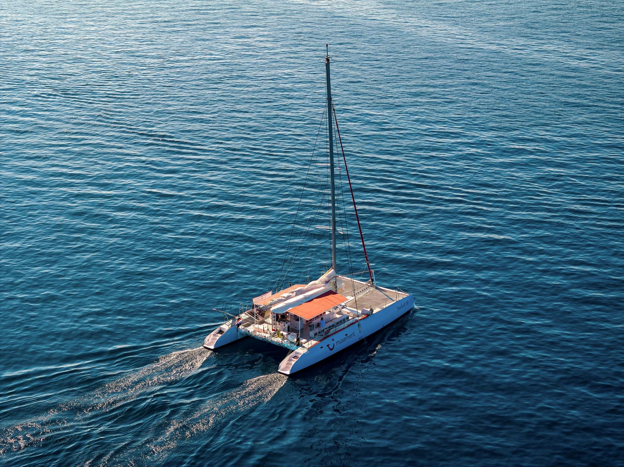 Catamarantocht van een halve dag op de Adriatische Zee vanuit Dubrovnik