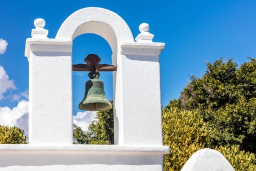 Cesar Manrique’s Lanzarote Tour with Cactus Garden and LagOmar