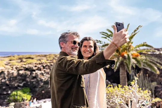 Ruta por Lanzarote de César Manrique con el jardín de cactus y LagOmar