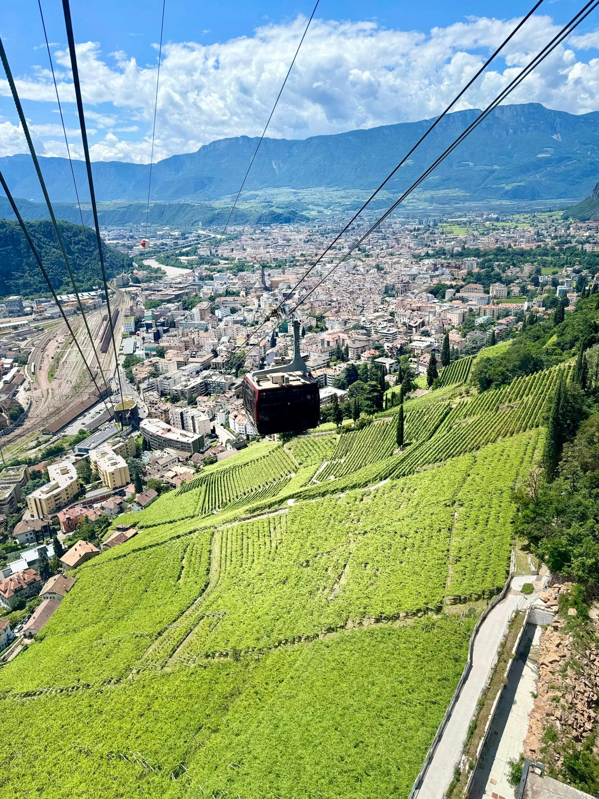 Bolzano and Renon tour with panoramic train ride