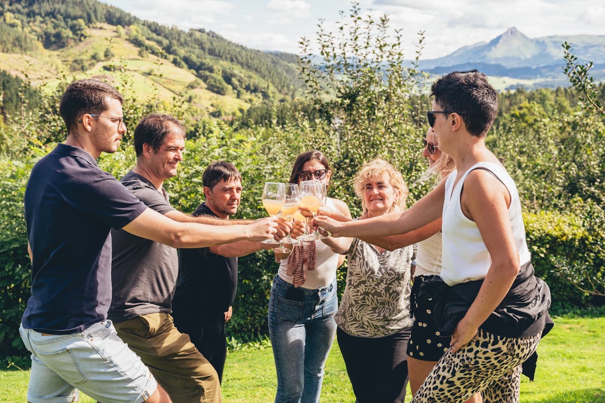 Baskische ciderhuis tour in kleine groep met lunch vanuit San Sebastián
