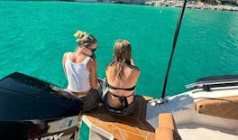 Tour privato di mezza giornata in barca a Palermo con aperitivo a bordo