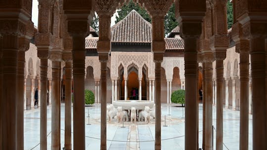 Granada City Pass, Alhambra entry and public transport