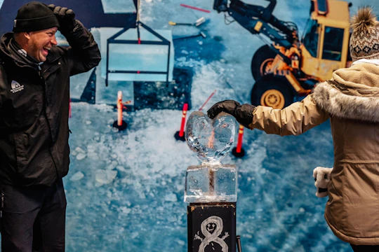 Ice sculpting, sauna, hot tub and dining experience in Rovaniemi