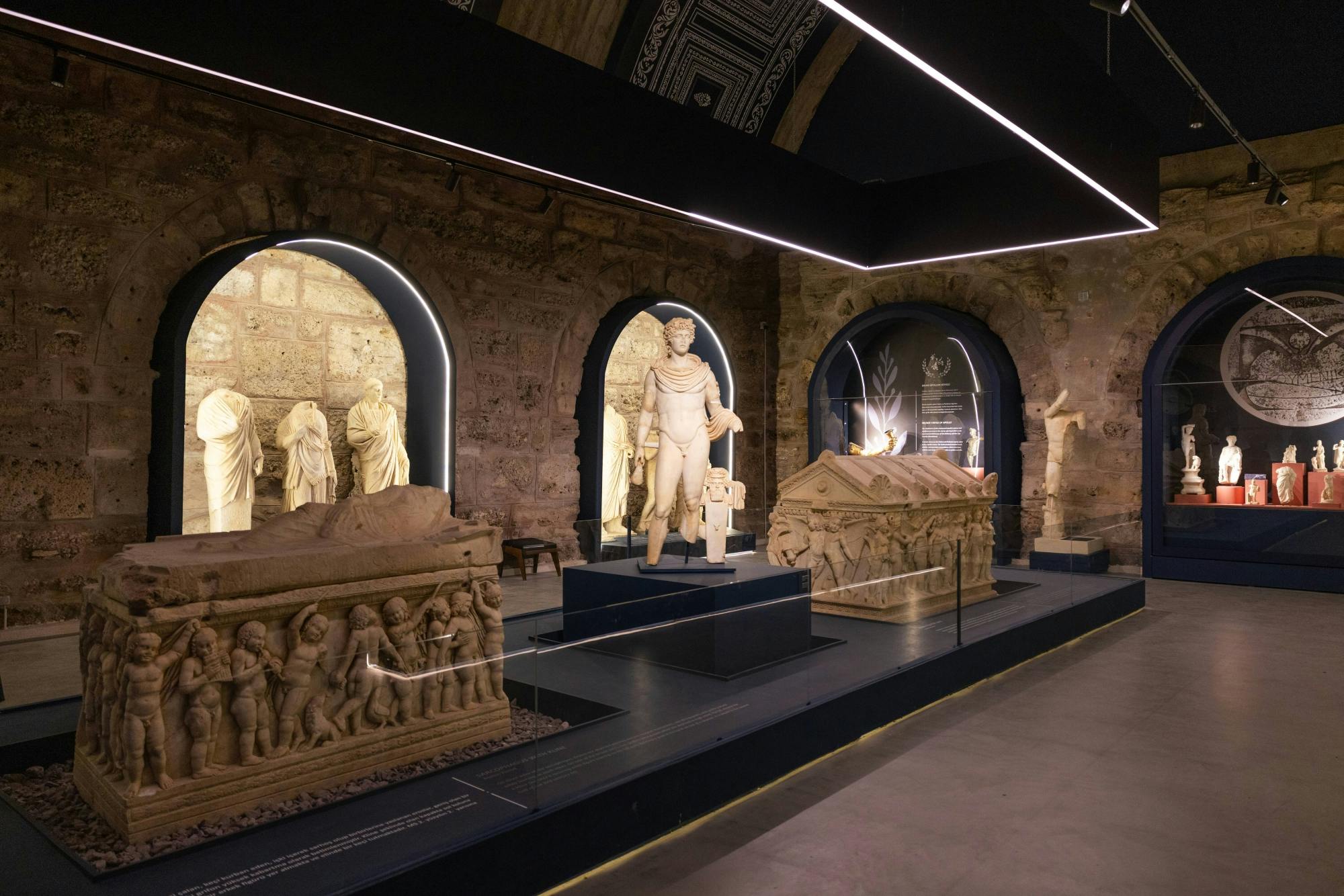 Half-day guided tour of Side with Temple of Apollo visit