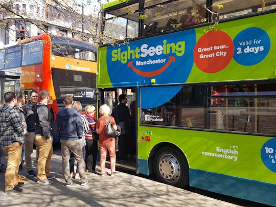 Hop-on-Hop-off-Sightseeing-Bustour durch Manchester