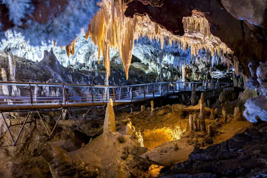 Bilhete de entrada e visita guiada à gruta de El Soplao