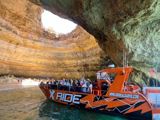 Dolphins and caves cruise tour in Albufeira
