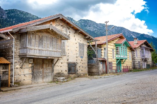 Kleingruppentour nach Ormana und zu den Altrinbesik-Höhlen in Antalya