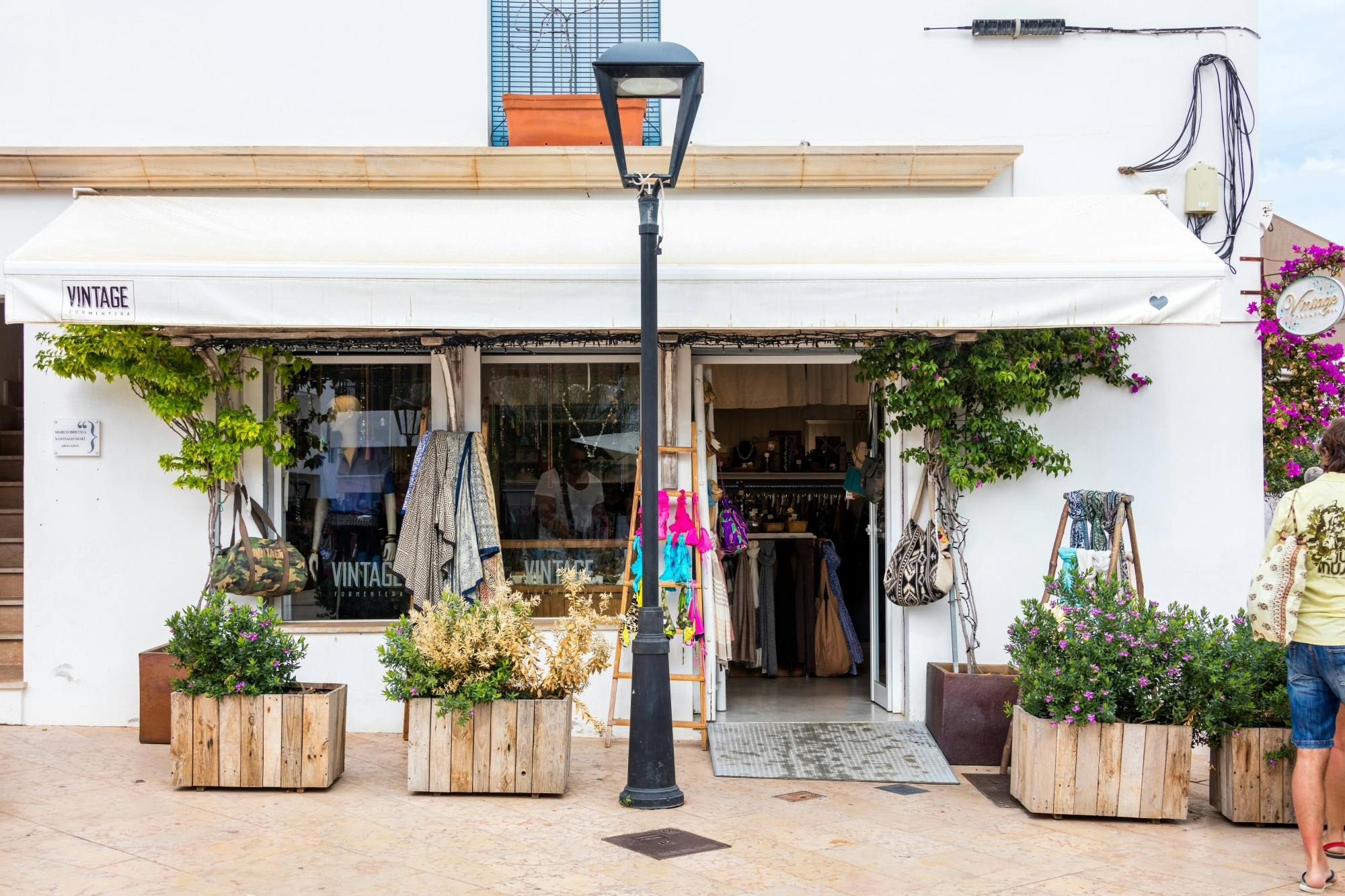 Full-day private guided tour of Formentera