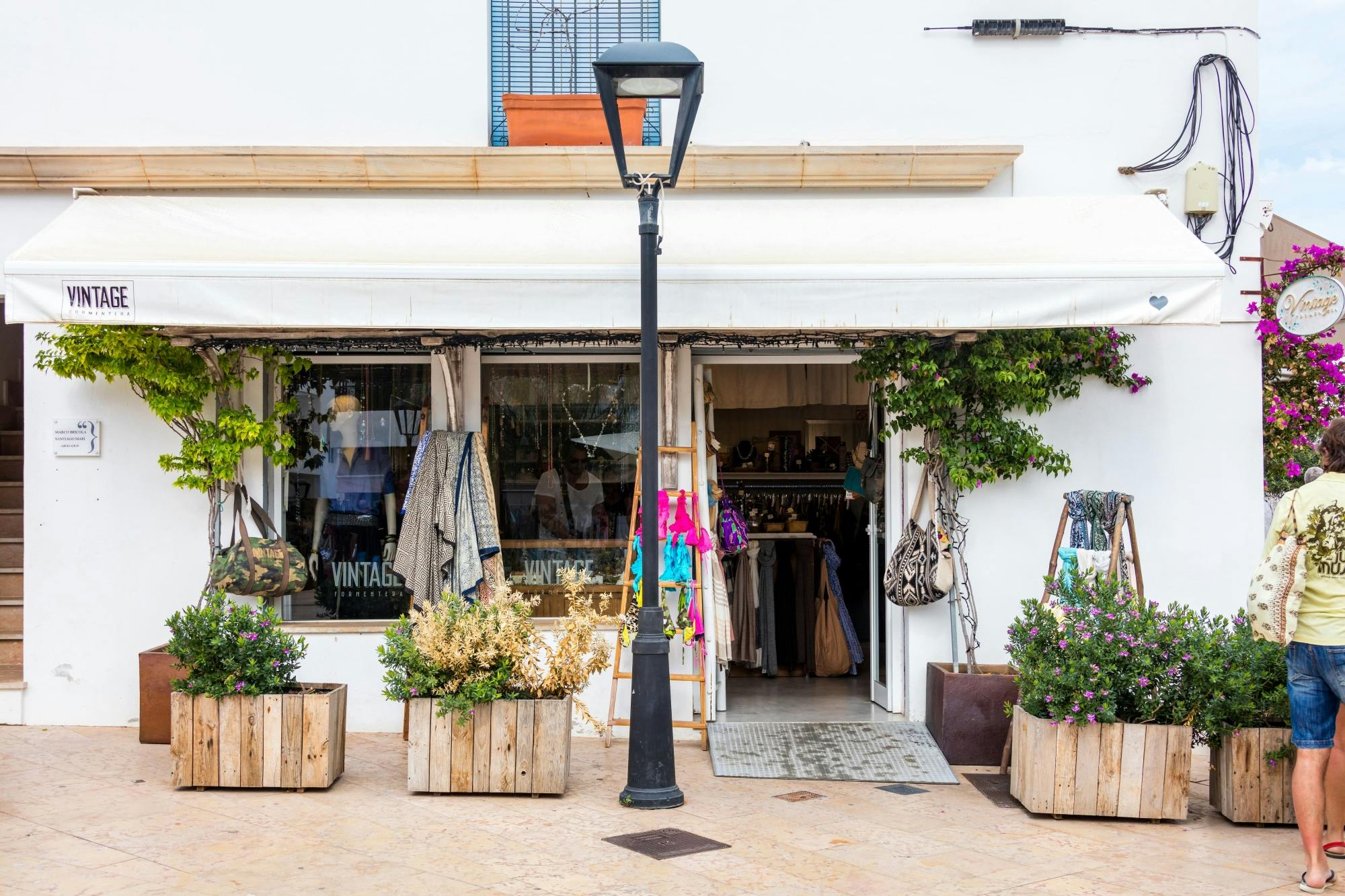 Full-day private guided tour of Formentera