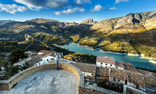 Volledige dagtour naar Guadalest, Altea en Fuentes del Algar vanuit Valencia