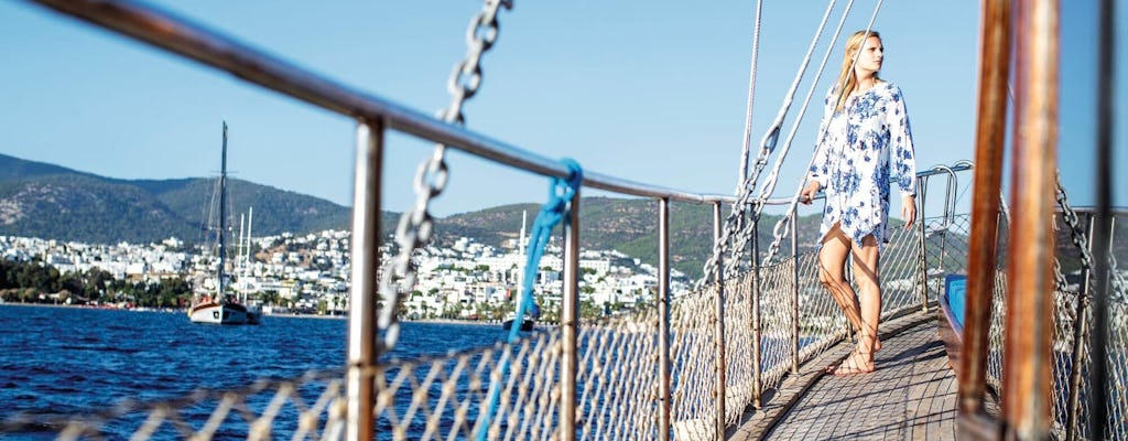 Marmaris adults-only boat cruise with lunch