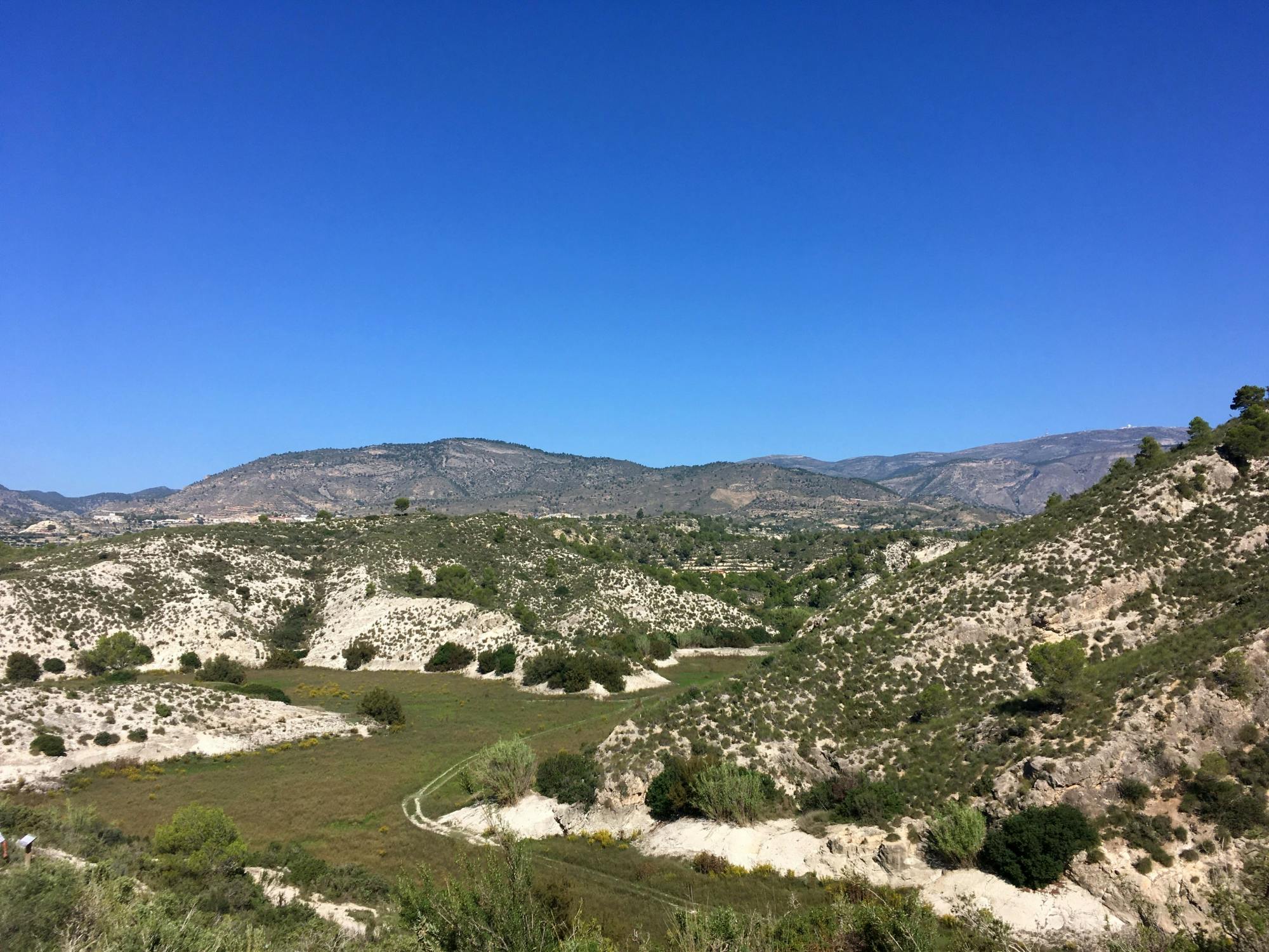 Half-day guided tour to Relleu with hike and museum visit