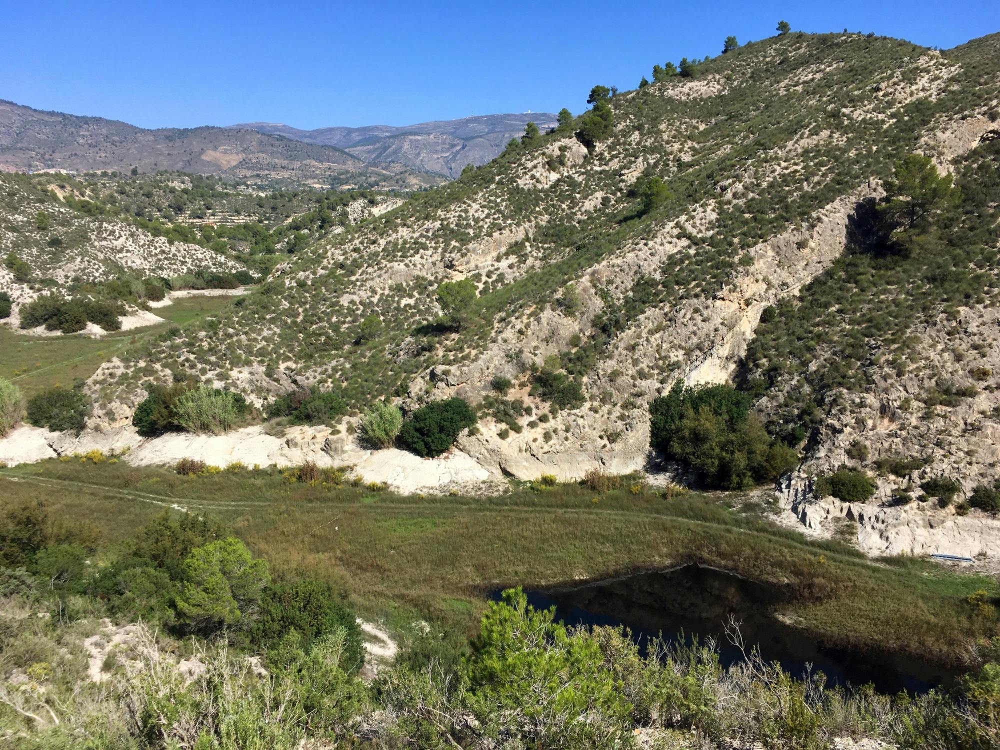 Half-day guided tour to Relleu with hike and museum visit