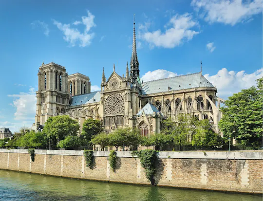 Notre Dame Cathedral reserved access with guided island tour
