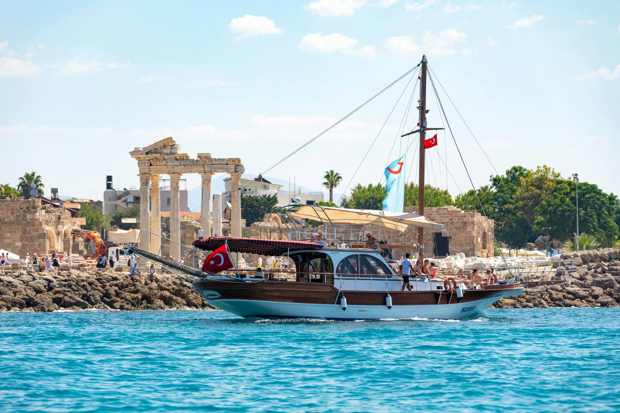 Adults-only Gulet cruise with lunch and drinks from Side